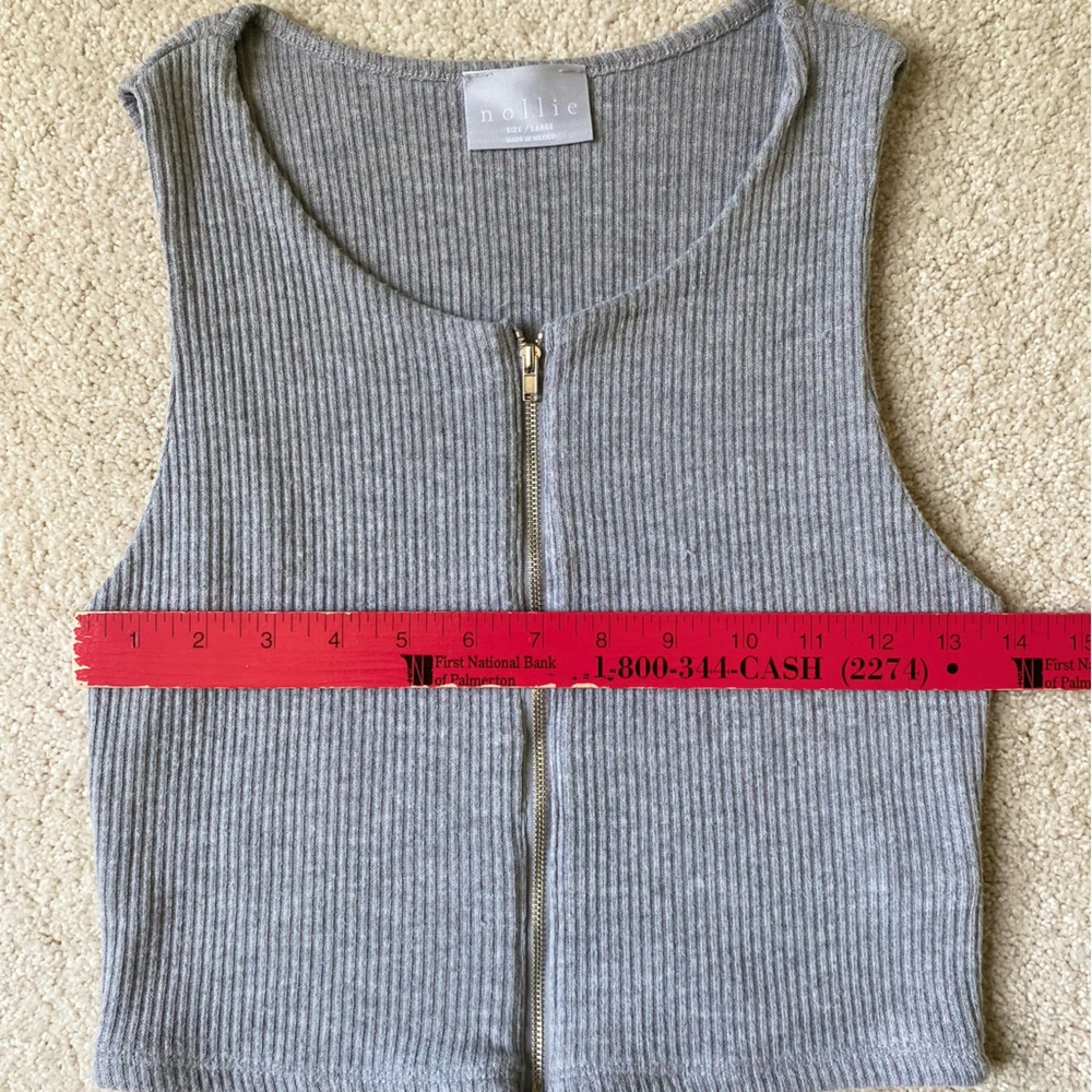 Ribbed Crop Top with Zipper Front - Picture 5 of 6